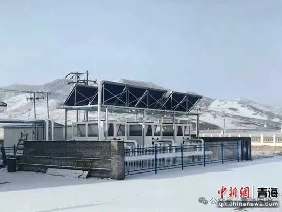 圖為青海國晟位于果洛州大武西收費站 “太空1號”太陽能熱泵分布式供暖項目。青海國晟集團供圖 圖為青海國晟位于果洛州大武西收費站 “太空1號”太陽能熱泵分布式供暖項目。青海國晟集團供圖